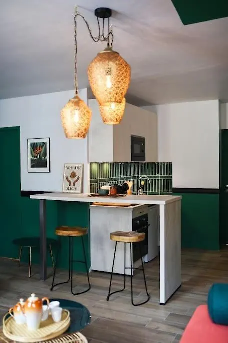 아파트 Appartement Bollyroom - Plage 50M - Rue Gratuite 생말로